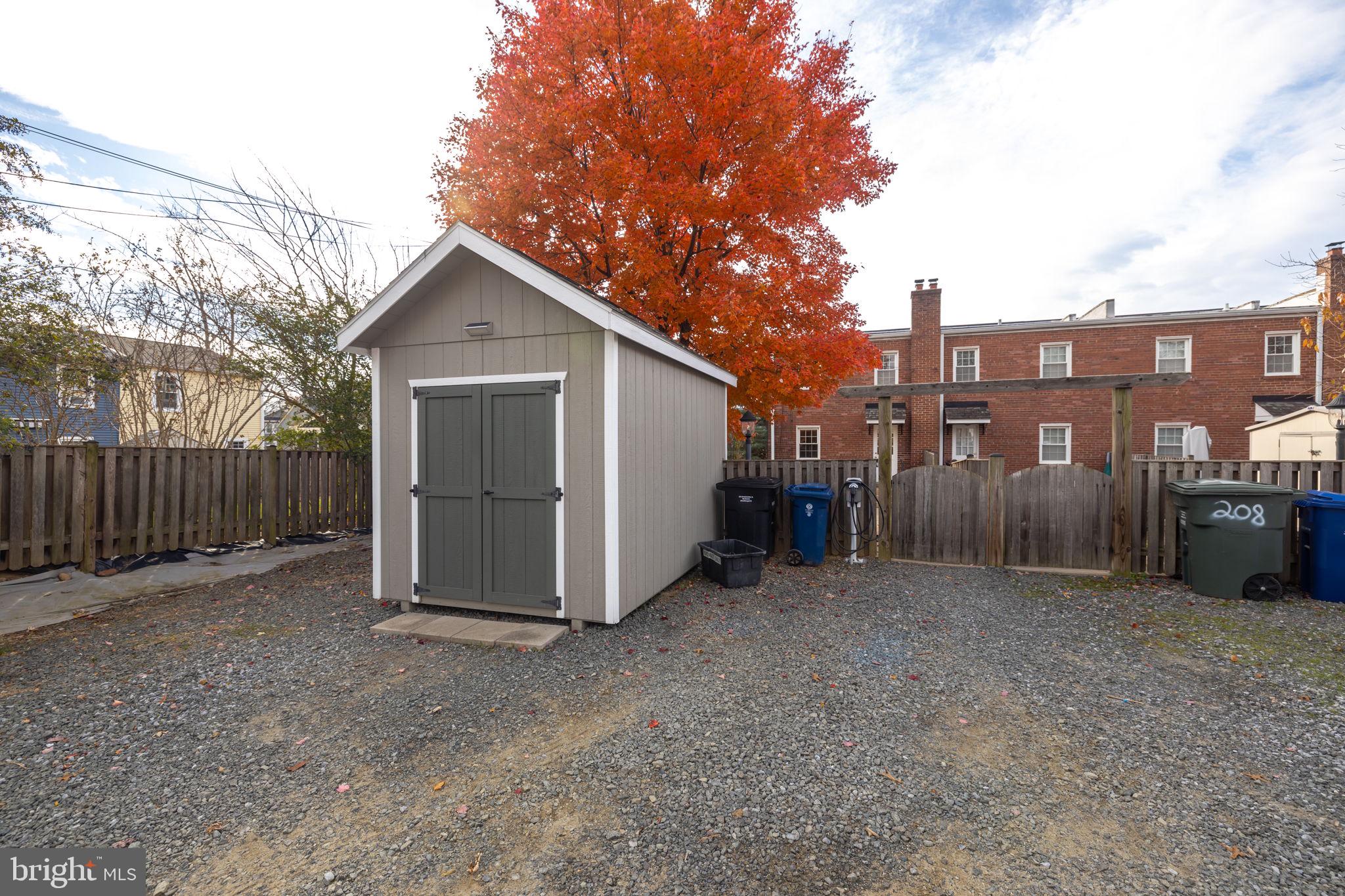 208 East Glebe Road, Unit A Alexandria, VA 22305 - Photo 15 of 16 Parking