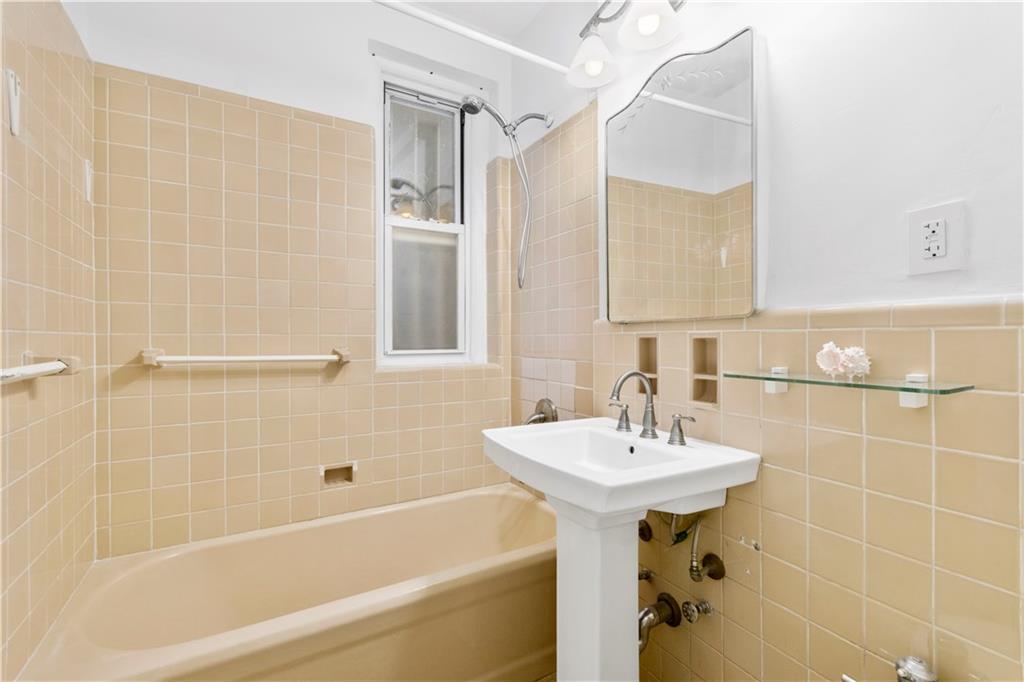 1409 Albemarle Road, Unit 1H Brooklyn, NY 11226 - Photo 6 of 10