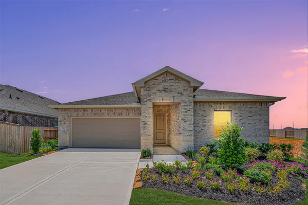 $289,190 | 7711 Jade Crst Drive, Angleton, TX 77515