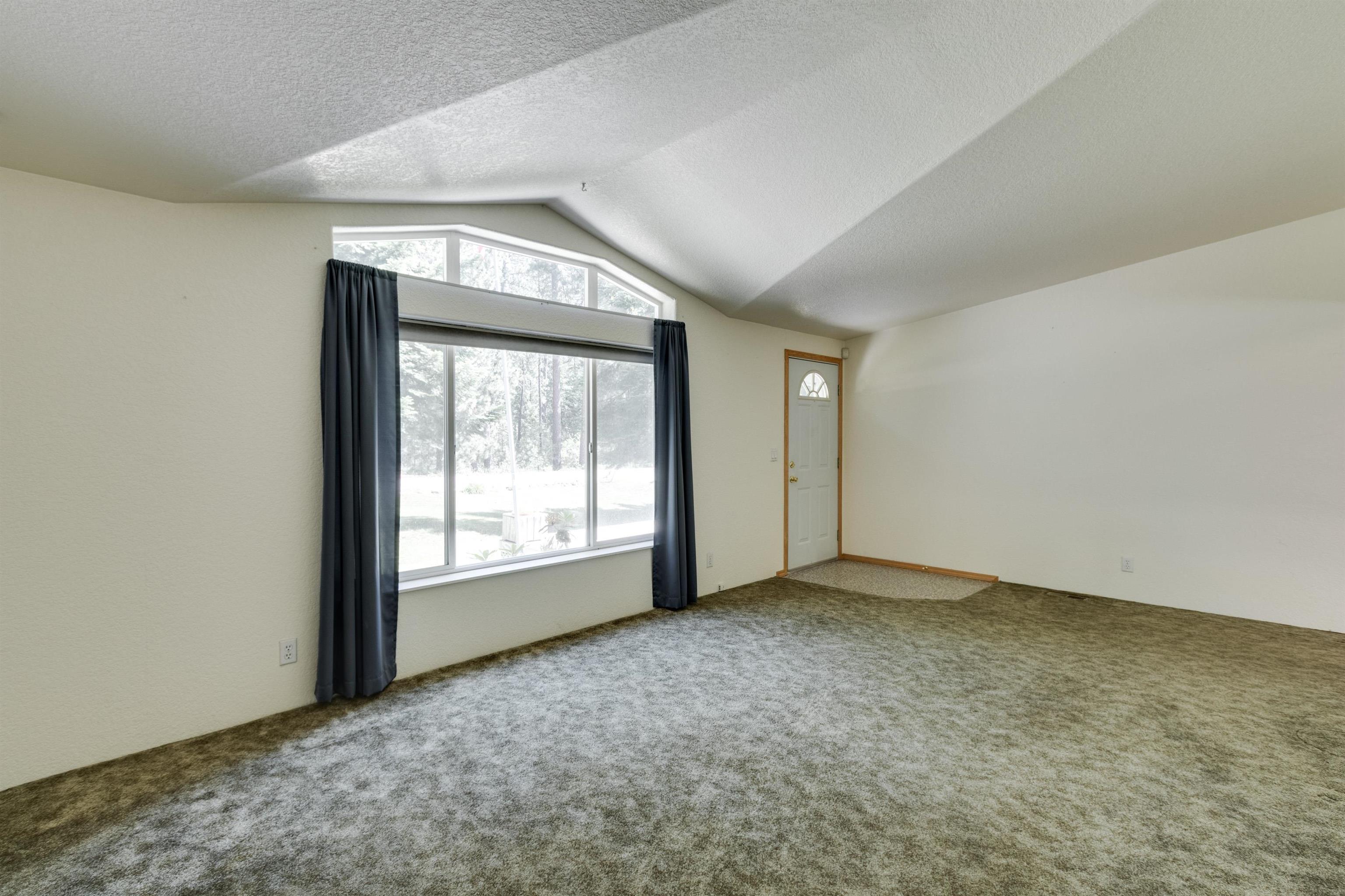 40139 Evan Road Loon Lake, WA 99148 - Photo 5 of 50