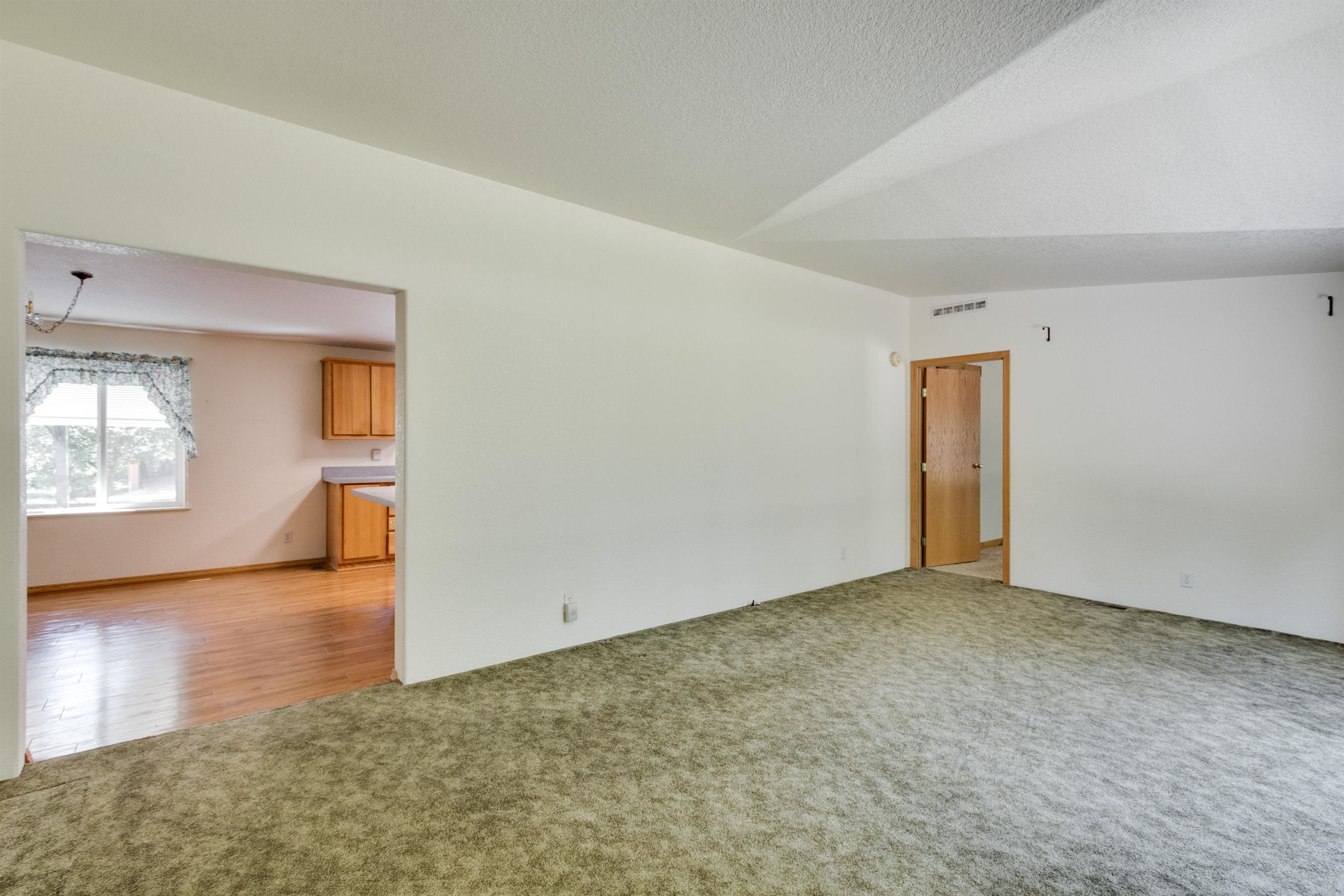 40139 Evan Road Loon Lake, WA 99148 - Photo 6 of 50