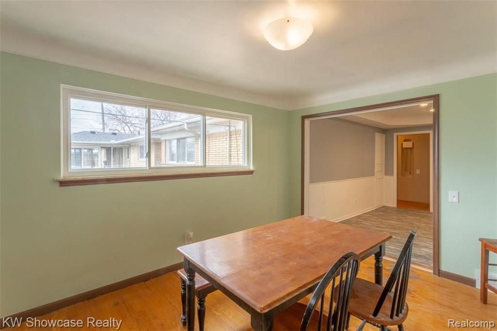 26632 Potomac Court Center Line, MI 48015 - Photo 11 of 45