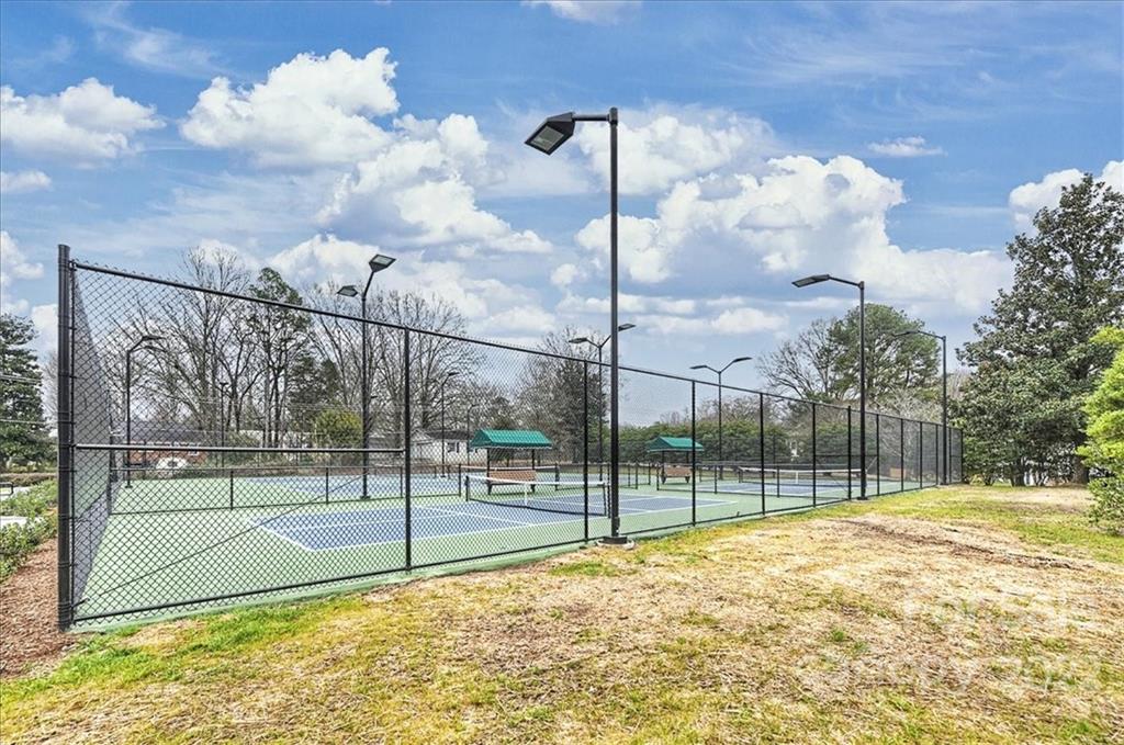 3021 Eastburn Road Charlotte, NC 28210 - Photo 46 of 48 a view of a entertaining space