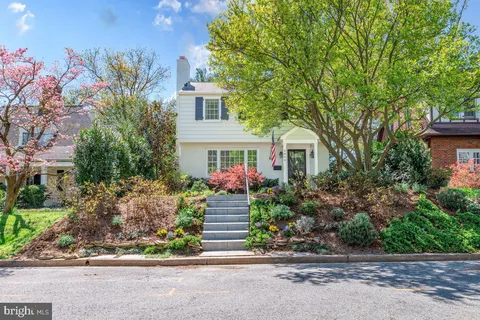 $1,800,000 | 4940 Butterworth Place Northwest, Washington, DC 20016