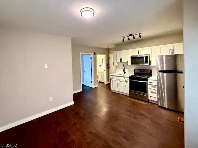 $1,650 | 196 Spring Street, Unit 1, Newton, NJ 07860