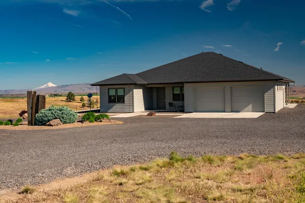$969,000 | 3854 Northeast Fern Lane, Madras, OR 97741