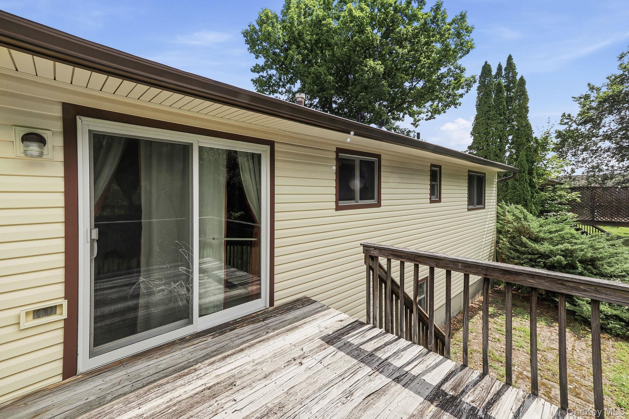 55 Sutton Park Road Poughkeepsie, NY 12603 - Photo 9 of 35