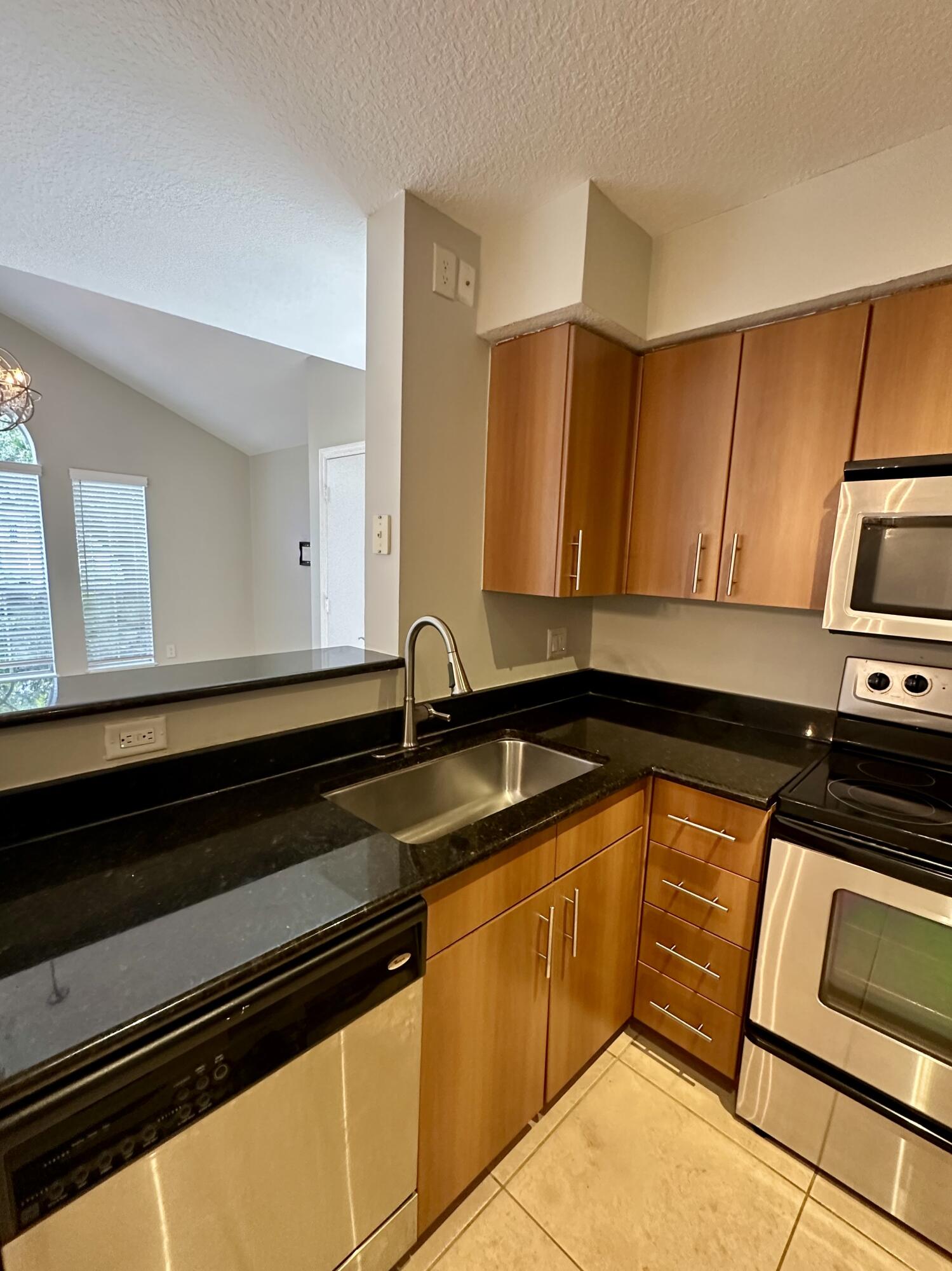 1050 Crystal Way, Unit H Delray Beach, FL 33444 - Photo 9 of 41 BahiaKitchen2