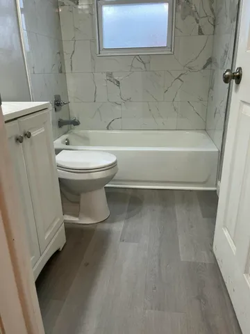 $199,900 | 21400 Parklawn Street, Oak Park, MI 48237