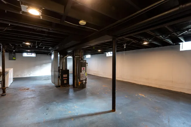 $199,900 | 21400 Parklawn Street, Oak Park, MI 48237