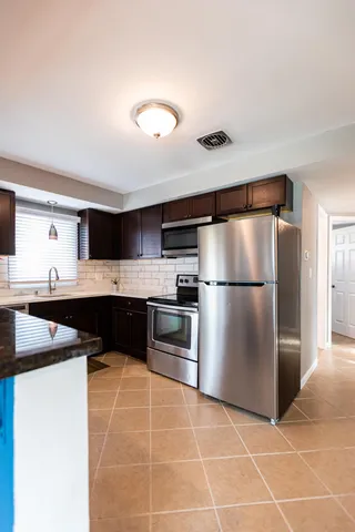 $199,900 | 21400 Parklawn Street, Oak Park, MI 48237