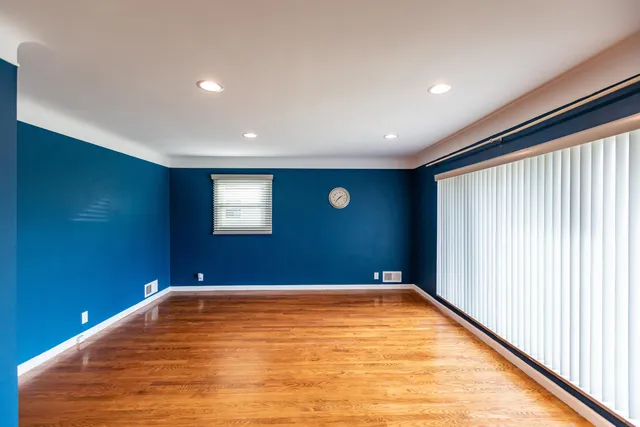 $199,900 | 21400 Parklawn Street, Oak Park, MI 48237