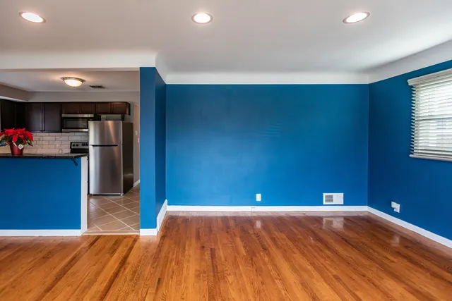 $199,900 | 21400 Parklawn Street, Oak Park, MI 48237