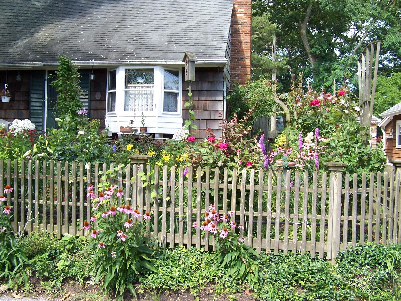 811 Bradley Road Point Pleasant, NJ 08742 - Photo 8 of 35 101_0072