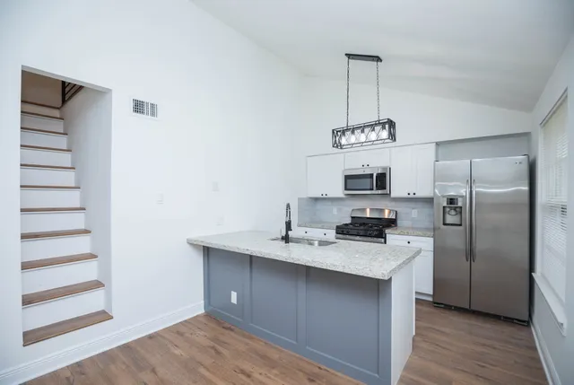 $1,800 | 13903 Tower Point Drive, Sugar Land, TX 77498