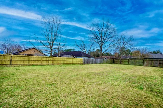 $1,800 | 13903 Tower Point Drive, Sugar Land, TX 77498