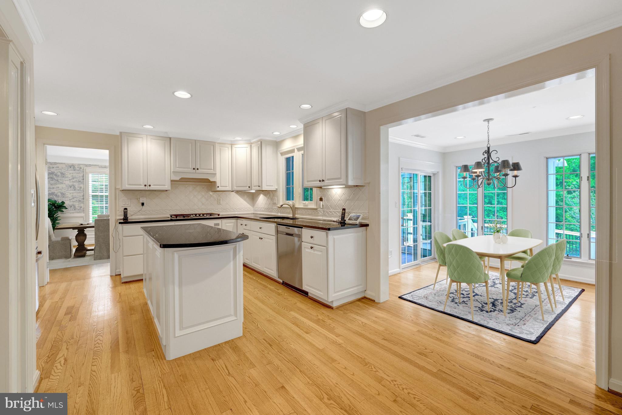 911 Rail Court McLean, VA 22102 - Photo 12 of 63 Task Lighting in Kitchen