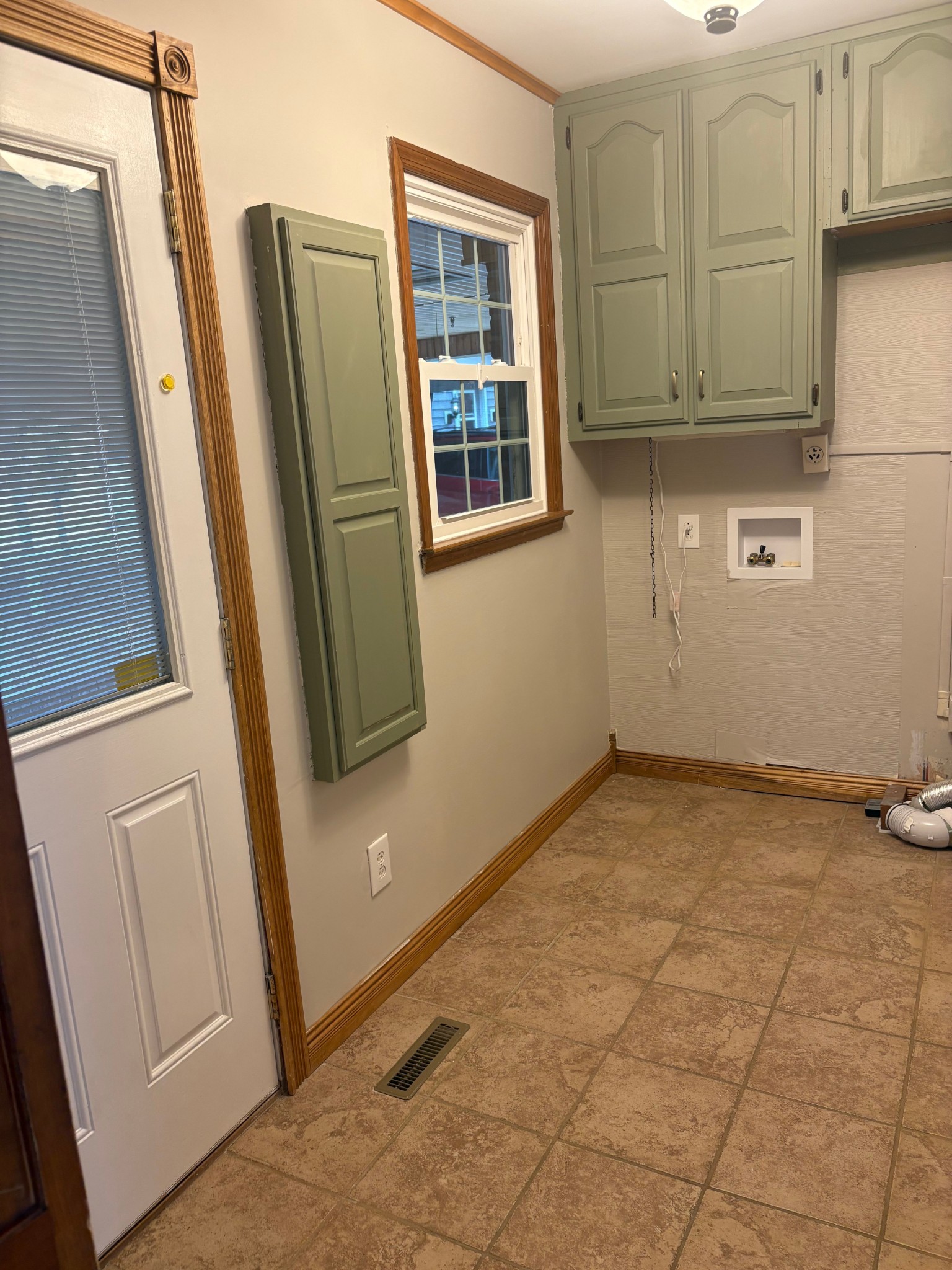 703 12 Oaks Road Tullahoma, TN 37388 - Photo 35 of 46 a view of a storage and utility room in a kitchen