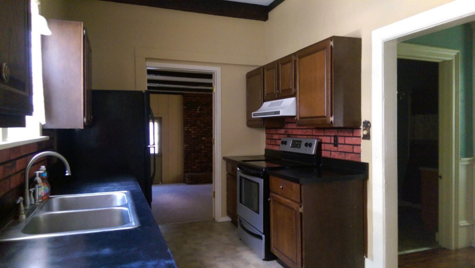 324 West Upton Avenue Reed City, MI 49677 - Photo 7 of 11 324 Upton Kitchen 2