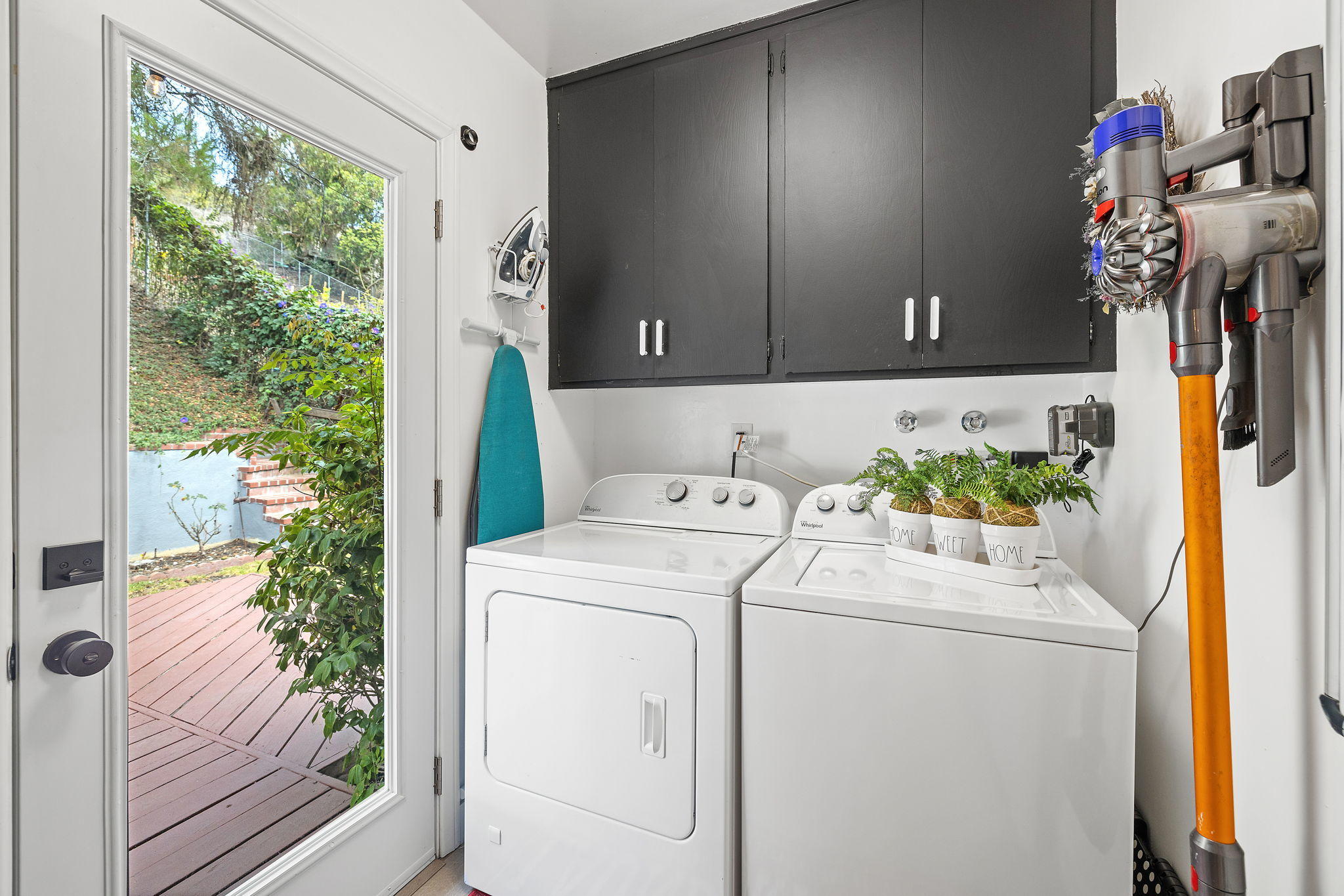 5853 Flambeau Road Rancho Palos Verdes, CA 90275 - Photo 12 of 32 a utility room with dryer and washer
