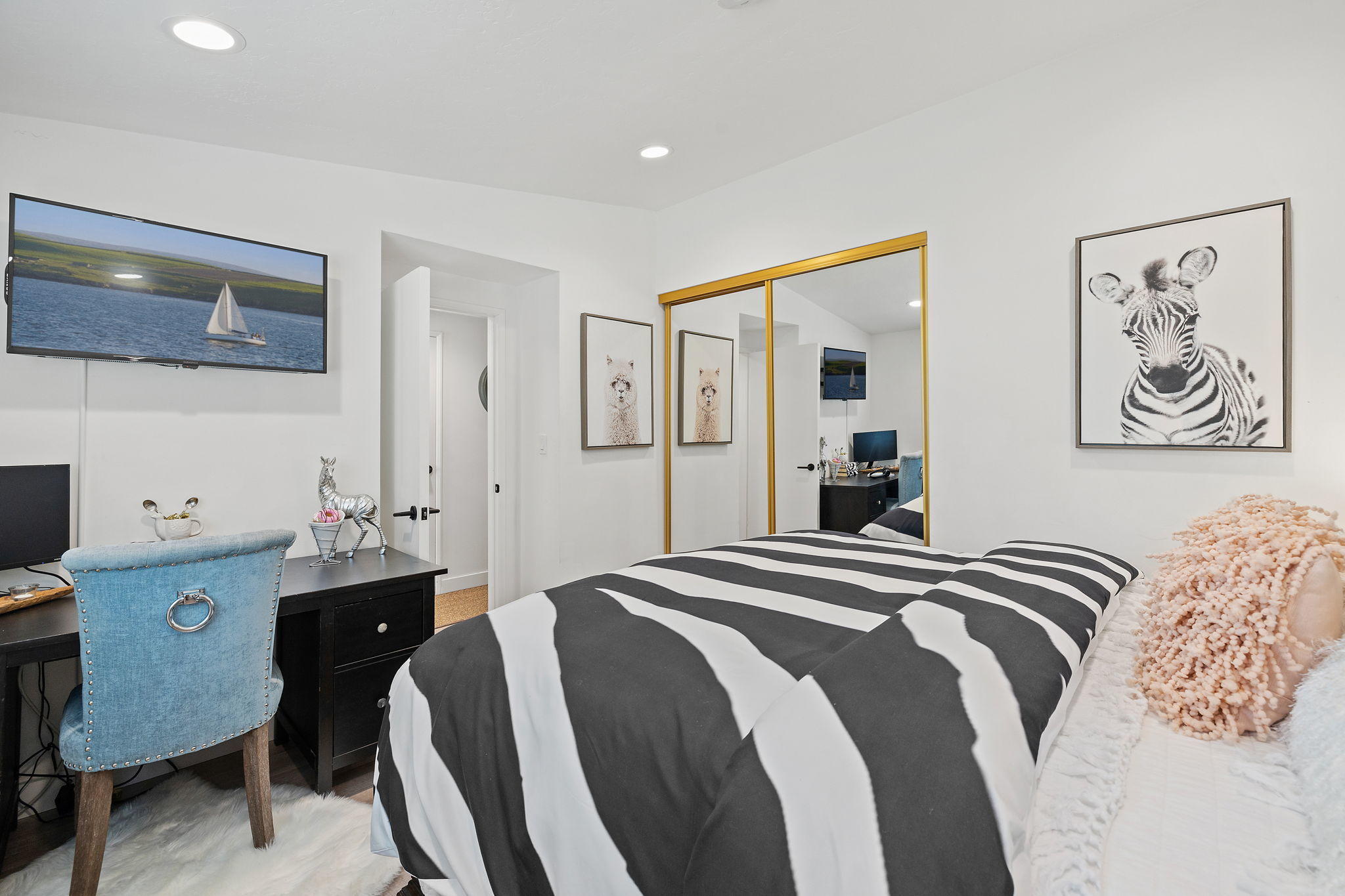 5853 Flambeau Road Rancho Palos Verdes, CA 90275 - Photo 17 of 32 a bedroom with a bed and furniture