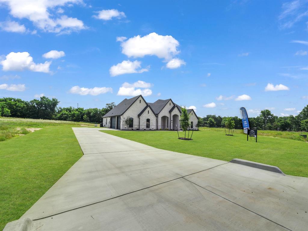 143 Desperado Way Weatherford, TX 76088 - Photo 4 of 36