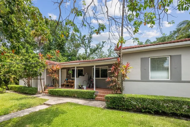 $2,600 | 11105 Northeast 9th Avenue, Biscayne Park, FL 33161