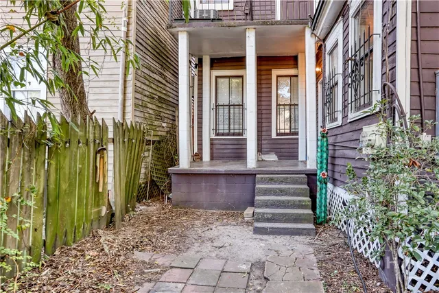 $3,500 | 310 East Henry Street, Savannah, GA 31401