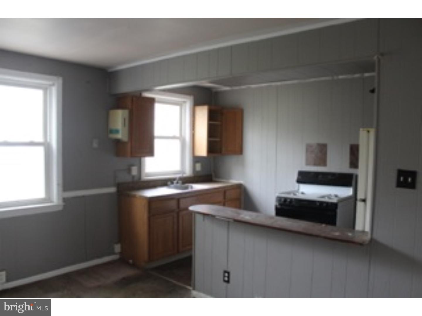 1107 South Merrimac Road Camden, NJ 08104 - Photo 7 of 17