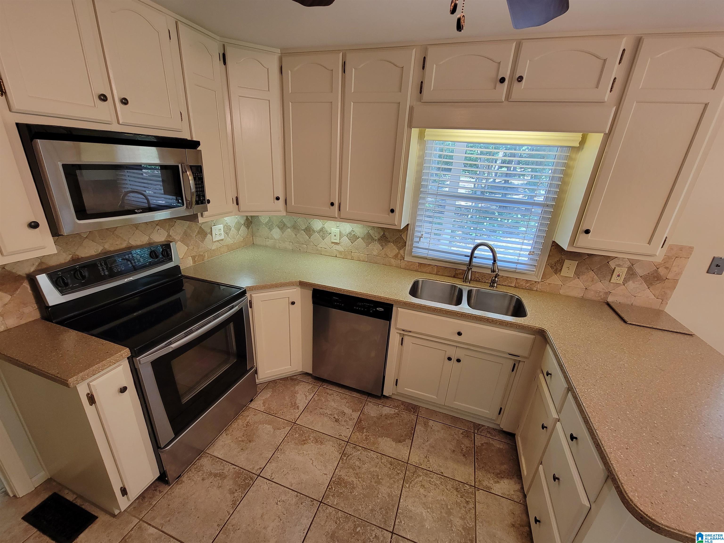8519 Woodview Road Pinson, AL 35126 - Photo 11 of 47
