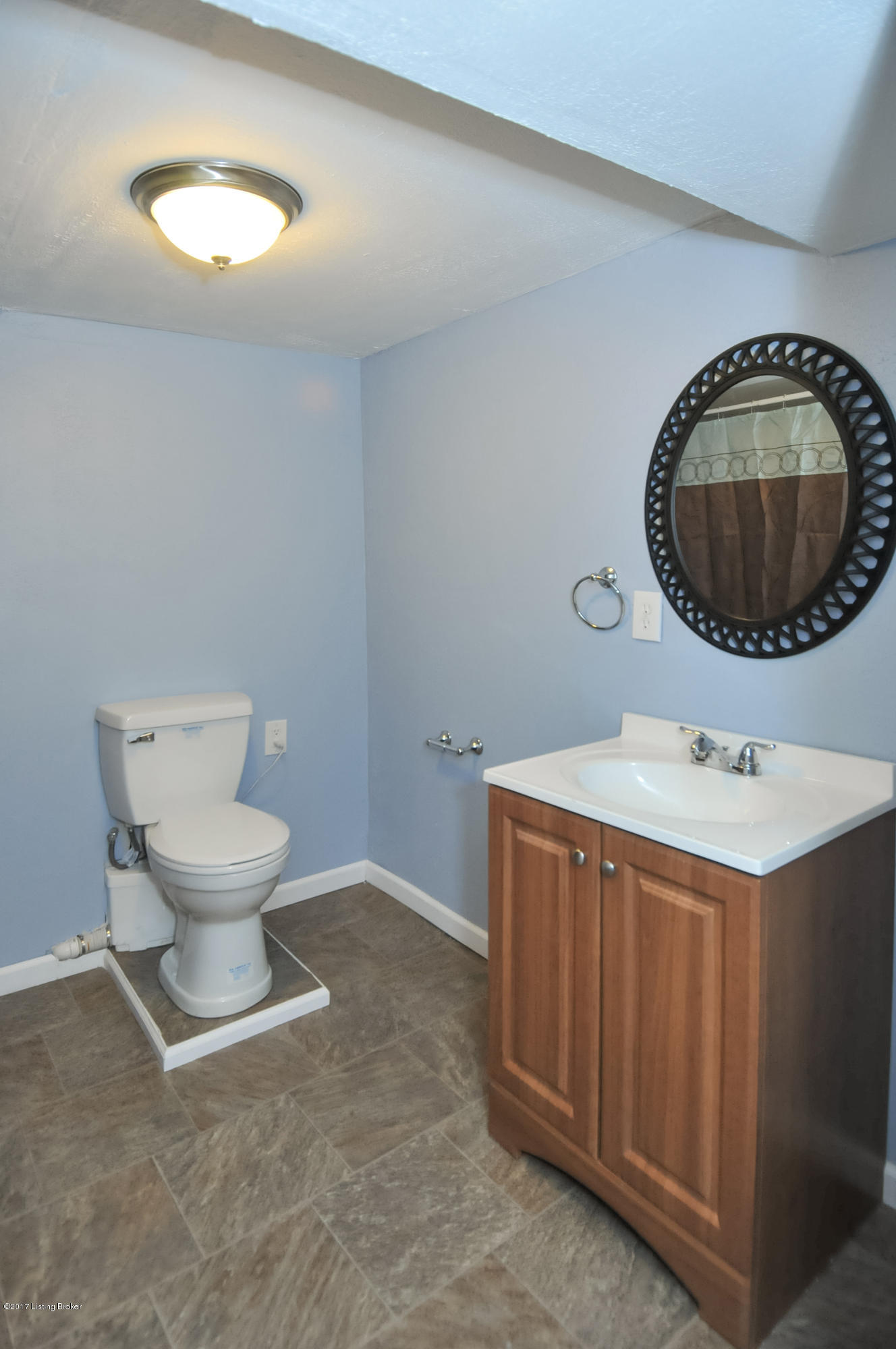 7914 Bluebonnet Road Louisville, KY 40258 - Photo 27 of 33 7419BluebonnetRd-27