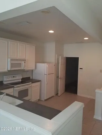 $2,000 | 4137 Crownwood Drive, Jacksonville, FL 32216