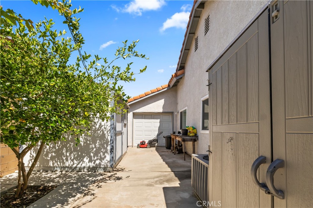 3906 North Flame Tree Avenue Rialto, CA 92377 - Photo 46 of 50