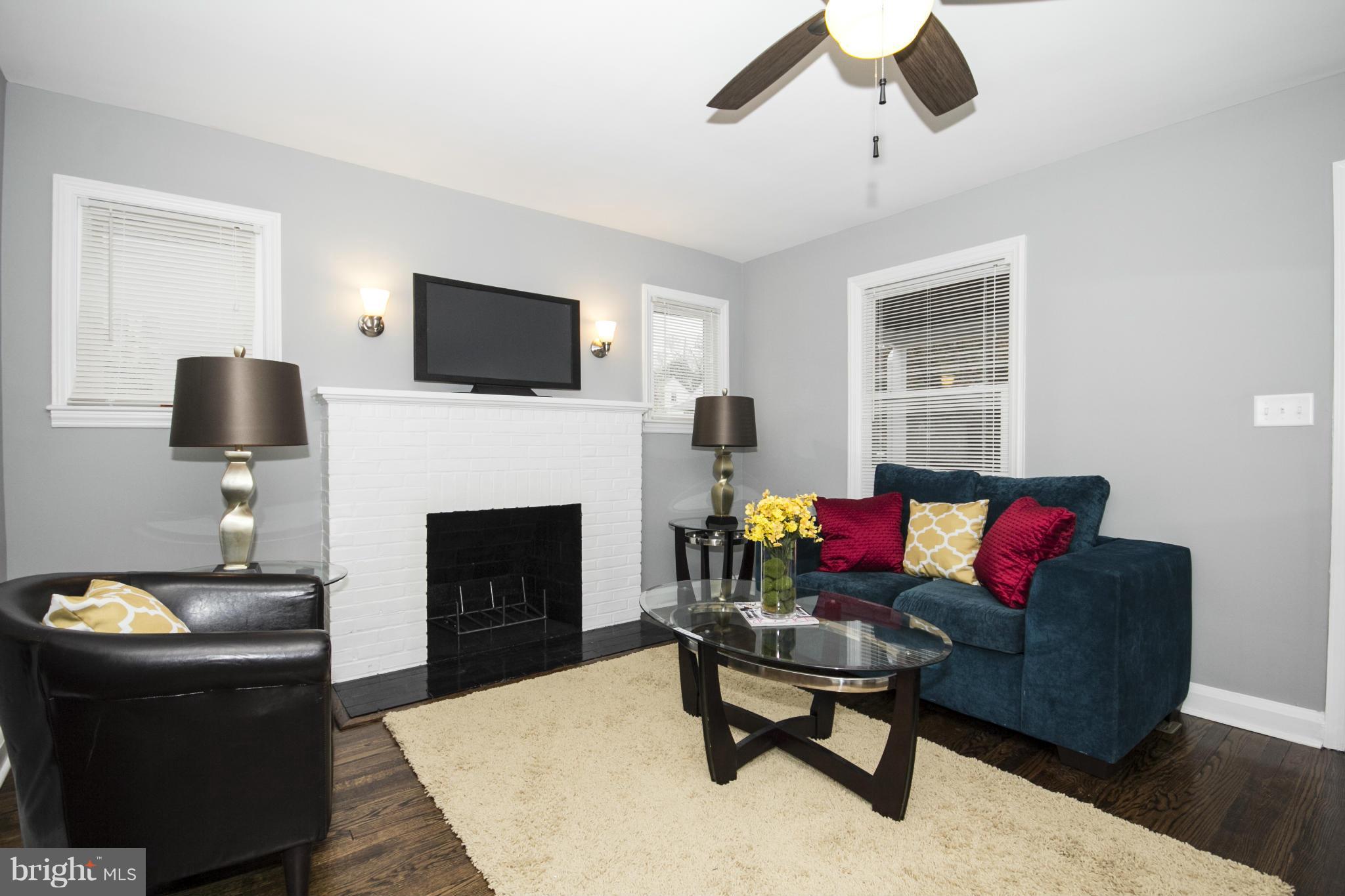 2102 Southland Road Baltimore, MD 21207 - Photo 3 of 29 Living Room