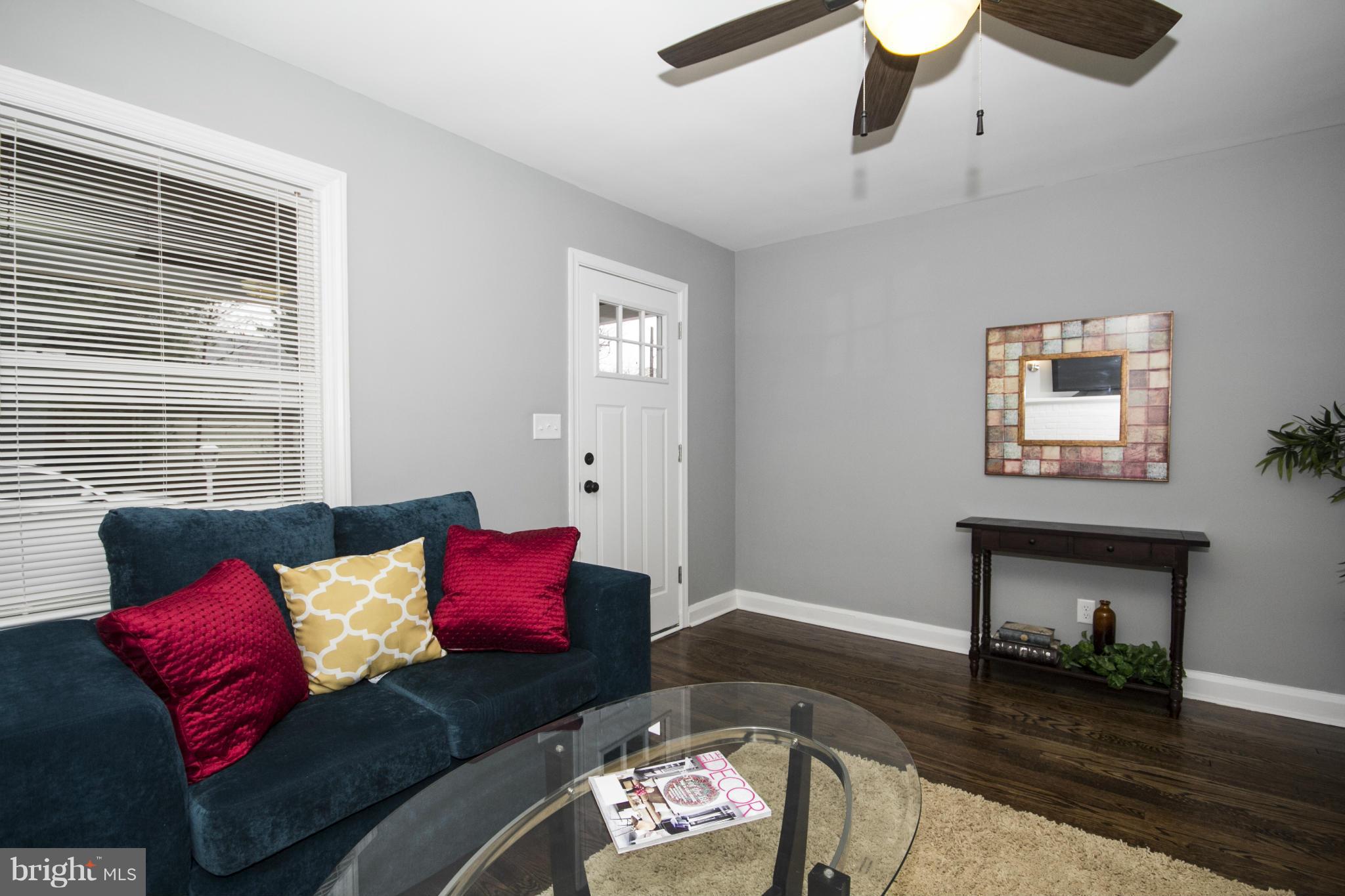 2102 Southland Road Baltimore, MD 21207 - Photo 4 of 29 Living Room