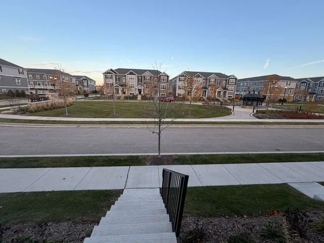 $3,300 | 2016 Yellowstone Boulevard, Mundelein, IL 60060