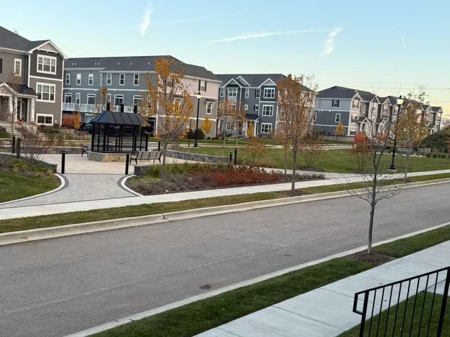 $3,300 | 2016 Yellowstone Boulevard, Mundelein, IL 60060