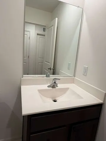 $3,300 | 2016 Yellowstone Boulevard, Mundelein, IL 60060