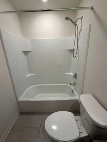 $3,300 | 2016 Yellowstone Boulevard, Mundelein, IL 60060