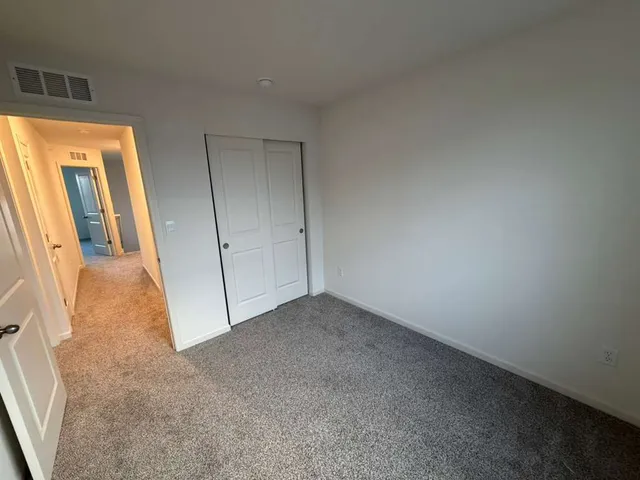 $3,300 | 2016 Yellowstone Boulevard, Mundelein, IL 60060