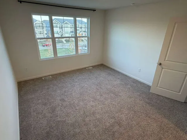 $3,300 | 2016 Yellowstone Boulevard, Mundelein, IL 60060