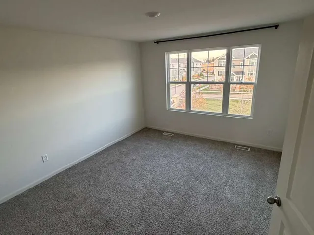 $3,300 | 2016 Yellowstone Boulevard, Mundelein, IL 60060