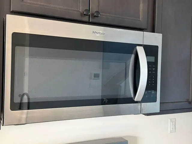 $3,300 | 2016 Yellowstone Boulevard, Mundelein, IL 60060