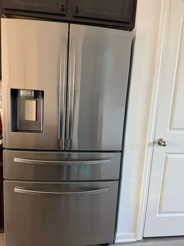 $3,300 | 2016 Yellowstone Boulevard, Mundelein, IL 60060