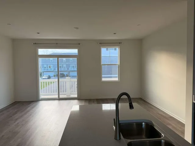 $3,300 | 2016 Yellowstone Boulevard, Mundelein, IL 60060