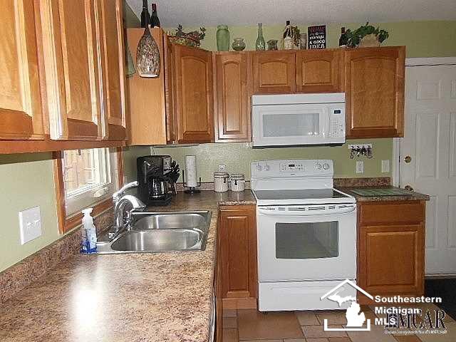636 West Erie Road Temperance, MI 48182 - Photo 13 of 26 21488714-12.JPG