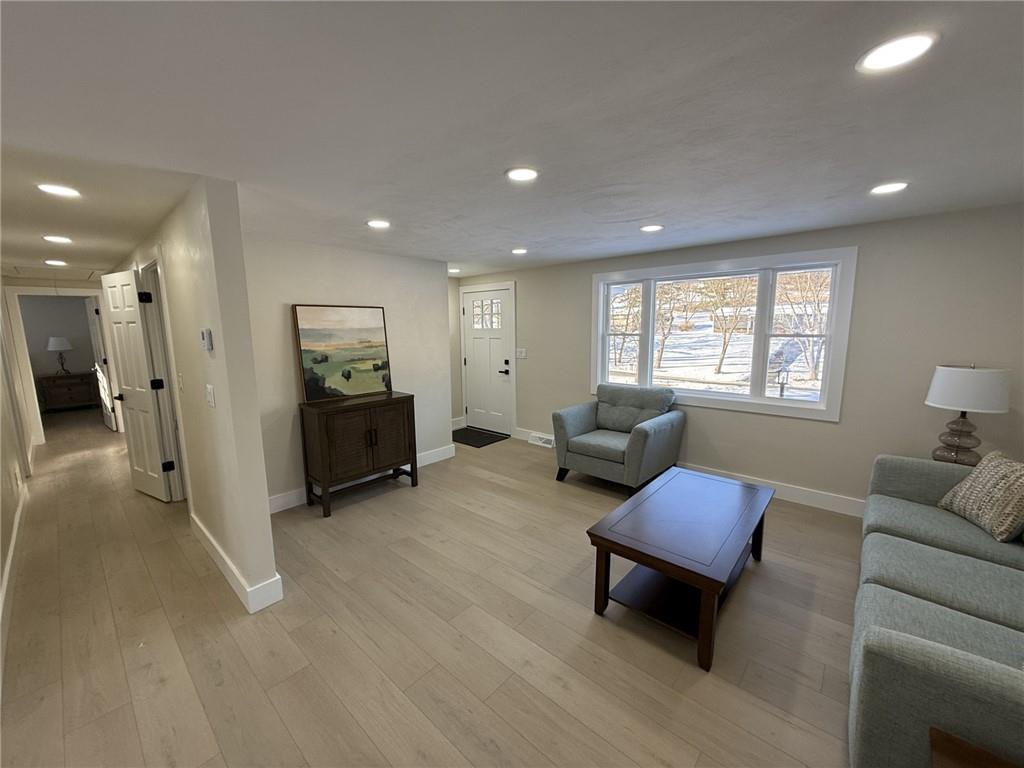 315 Vaneal Road Washington, PA 15301 - Photo 5 of 26 a living room with furniture and a window