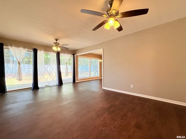 $207,000 | 30 Red Bud Road, Harrisburg, IL 62946