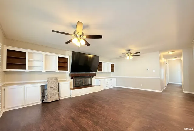 $207,000 | 30 Red Bud Road, Harrisburg, IL 62946