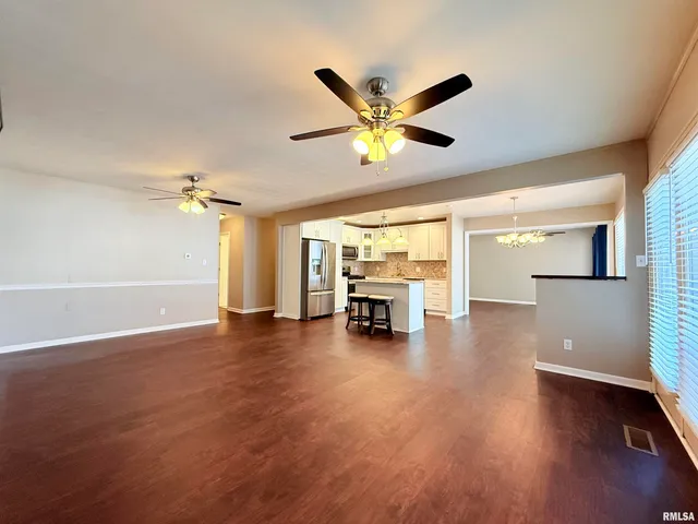 $207,000 | 30 Red Bud Road, Harrisburg, IL 62946